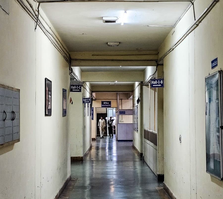 Jamia Millia Islamia University Academic Building photo 4